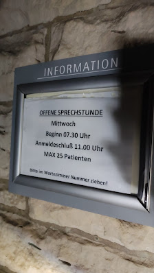 Frau Dr. med. Constance Huyke