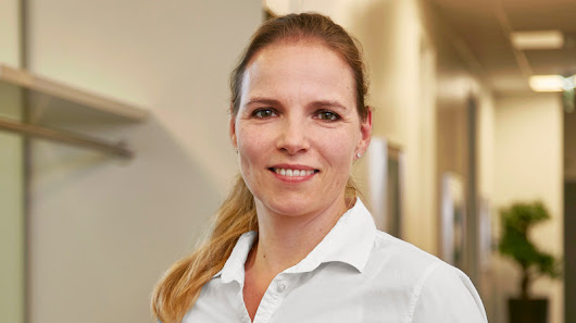 Dr. Julia Maerker-Stroemer